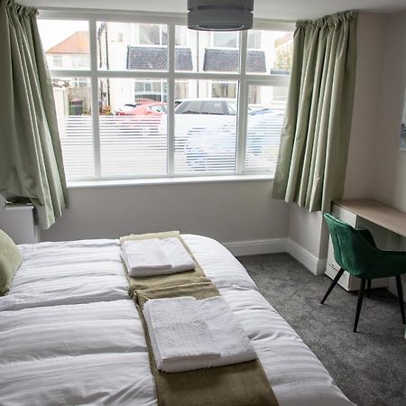 Wave Stays - Ground Floor Apartment - Outside Seating Area Cleveleys Exterior photo